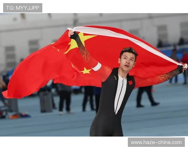 中国队祝贺宁忠岩金牌在胸时刻